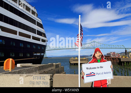 La nave di crociera, Astoria, Oregon, Stati Uniti d'America Foto Stock