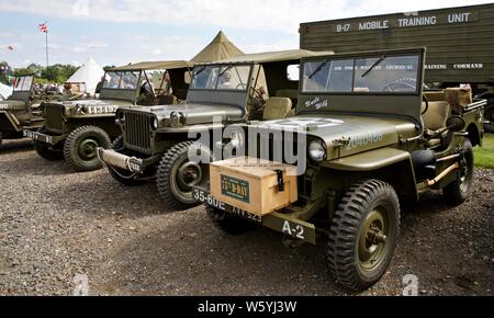 Collezione di vintage Jeep Willys a Shuttleworth Airshow militare il 7 Luglio 2019 Foto Stock