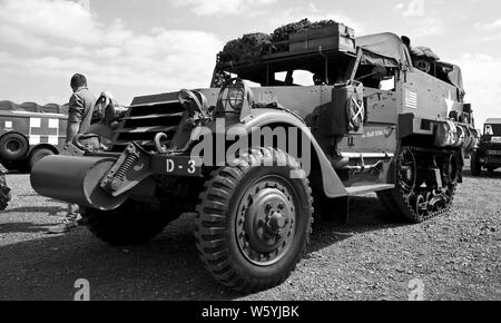 1940s WWII U.S esercito personale armato portante M3 a mezza via a Shuttleworth Airshow militare il 7 Luglio 2019 Foto Stock