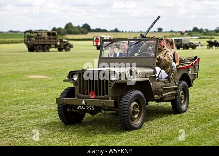 1947 Ford GPW Jeep 'jkl225' prendendo parte a Shuttleworth parata del veicolo Foto Stock