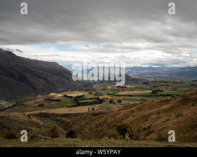 Awesome Mountain Valley View attraverso le Alpi del Sud, Nuova Zelanda Isola del Sud Foto Stock