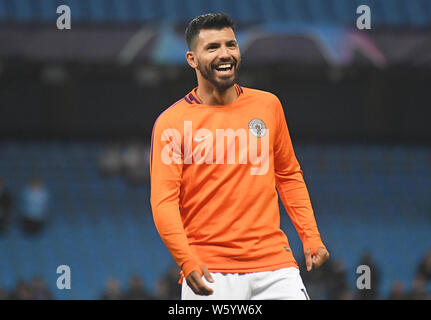 MANCHESTER, Inghilterra - Settembre 19, 2018: Sergio Aguero della città nella foto prima del 2018/19 UEFA Champions League Gruppo F gioco tra la città di Manchester (Inghilterra) e Olympique Lione (Francia) a Etihad Stadium. Foto Stock