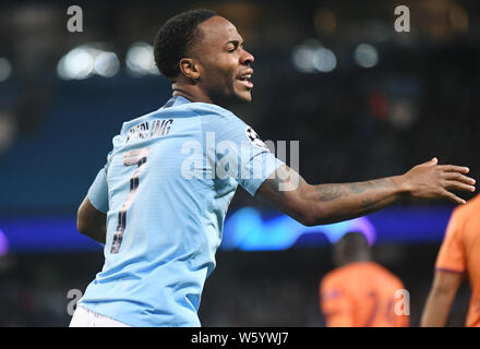 MANCHESTER, Inghilterra - Settembre 19, 2018: Raheem Sterling della città nella foto durante il 2018/19 UEFA Champions League Gruppo F gioco tra la città di Manchester (Inghilterra) e Olympique Lione (Francia) a Etihad Stadium. Foto Stock