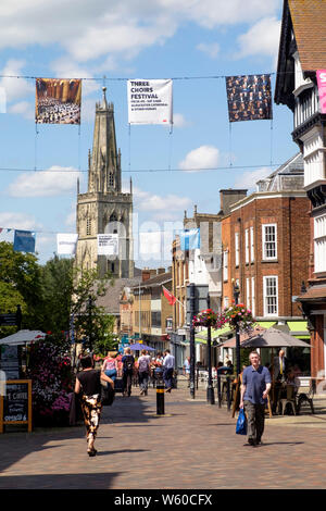 Guardando verso il basso westgate Street in Gloucester centro città, GLOUCESTERSHIRE REGNO UNITO Foto Stock