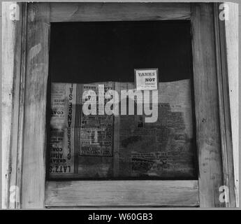 Tratto dall'aeroporto, nei pressi di Modesto, Stanislao County, California. Close-up di porta della profezia tabernacolo. . . .; Portata e contenuto: Full didascalia recita come segue: Aeroporto tratto, nei pressi di Modesto, Stanislao County, California. Close-up di porta del Tabernacolo profezia.... Fotografia fatta il giorno in Olanda, Belgio e Lussemburgo sono state invase da l'esercito tedesco. Foto Stock