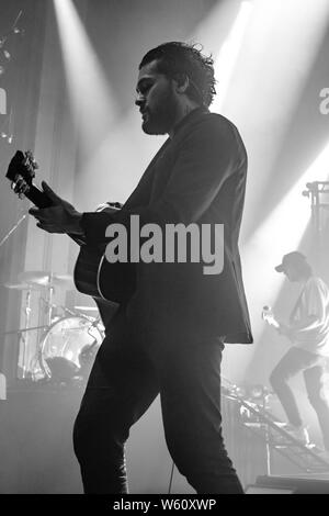 Gang di giovani effettuando al Enmore Theatre, a Sydney il 29 novembre 2018. Foto Stock