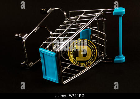 DOGE Dogecoin cryptocurrency mezzi di pagamento nel settore finanziario Foto Stock