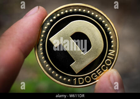 DOGE Dogecoin cryptocurrency mezzi di pagamento nel settore finanziario Foto Stock