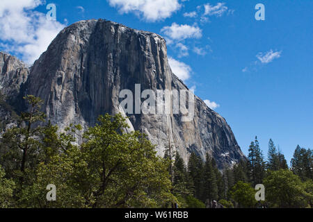 Magnifica El Capitan nella Yosemite Valley Foto Stock