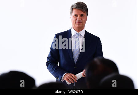 Harald Kruger, CEO e presidente del consiglio di amministrazione di BMW AG, partecipa alla cerimonia di apertura per la BMW di brillanza Tiexi nuovo impianto nella città di Shenyang Foto Stock