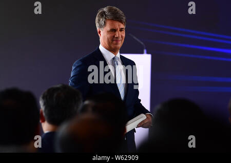 Harald Kruger, CEO e presidente del consiglio di amministrazione di BMW AG, partecipa alla cerimonia di apertura per la BMW di brillanza Tiexi nuovo impianto nella città di Shenyang Foto Stock