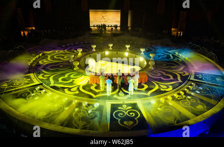 Vista Interiior del palazzo sotterraneo della Jinling Changgan Tempio a Nanjing Niushou montagna turismo culturale zona nella città di Nanjing, Cina orientale" Foto Stock