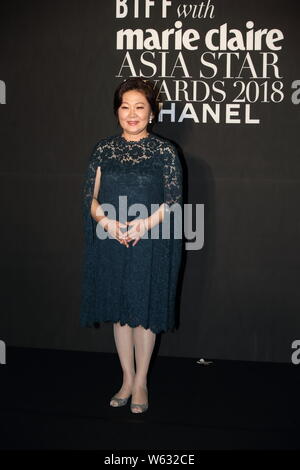 Sud attrice coreana Kim Hae-sook pone durante il Marie Claire Asia Star Awards 2018 in Busan, Sud Corea, 5 ottobre 2018. Foto Stock