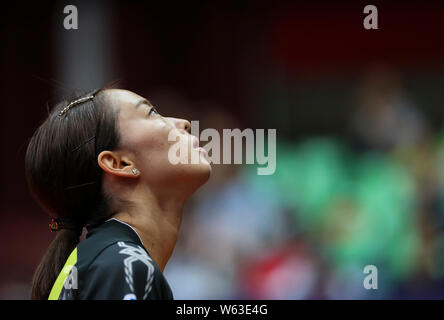 Kasumi Ishikawa del Giappone compete contro la rielezione di Chen Szu-yu di Taipei Cinese nella loro singolare femminile ottavo di finale di partita durante lo zio Pop 2018 ITTF Wom Foto Stock