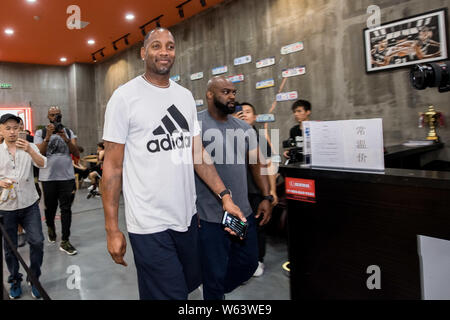 Ex stella NBA Tracy McGrady assiste ad una attività al Rucker Park in Cina a Shanghai, 13 settembre 2018. Foto Stock