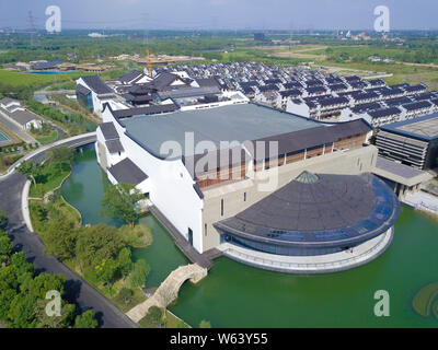 Una veduta aerea della seconda fase di Wuzhen Internet Conferenza Internazionale e il centro espositivo per la imminente quinto mondo Internet Con Foto Stock