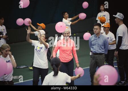 Scottish istruttore di tennis Judy Murray, la madre dei giocatori di tennis Jamie Murray e Andy Murray, frequenta un WTA evento di beneficenza a Pechino in Cina, 30 Settemb Foto Stock