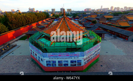 Vista aerea della sala Dazheng in restauro presso il Palazzo Mukden, noto anche come il Palazzo Imperiale di Shenyang, in Shenyang City, a nord-est della Cina" Foto Stock