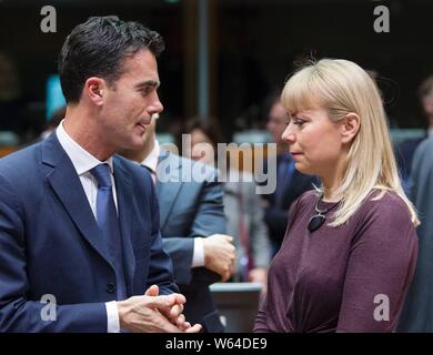 Il Sottosegretario di Stato Sandro Gozi al Consiglio Competitività a Bruxelles con Elzbieta Bienkowska Bruxelles, Belgio, 2 marzo 2015. - Italiano il segretario di Stato per gli affari europei Sandro Gozi quartier generale. (Thierry Monasse/fotogramma, Bruxelles - 2015-03-02) ps la foto è utilizzabile nel rispetto del contesto in cui è stato preso e senza intento diffamatorio del decoro delle persone rappresentate (Thierry Monasse/fotogramma, archivio fotografico - 2019-07-31) p.s. la foto e' utilizzabile nel rispetto del contesto in cui e' stata scattata, e senza intento diffamatorio del decoro delle pers Foto Stock