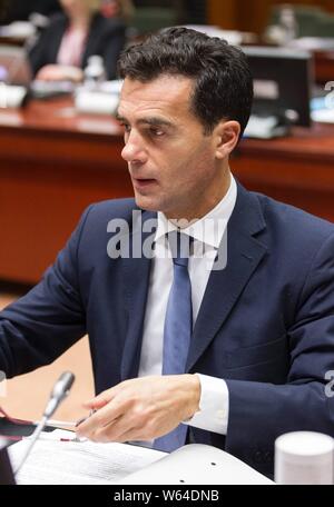 Il Sottosegretario di Stato Sandro Gozi al Consiglio Competitività a Bruxelles Bruxelles (Belgio), 2 marzo 2015. - Italiano il segretario di Stato per gli affari europei Sandro Gozi (Thierry Monasse/fotogramma, Bruxelles - 2015-03-02) ps la foto è utilizzabile nel rispetto del contesto in cui è stato preso e senza intento diffamatorio del decoro delle persone rappresentate (Thierry Monasse/fotogramma, archivio fotografico - 2019-07-31) p.s. la foto e' utilizzabile nel rispetto del contesto in cui e' stata scattata, e senza intento diffamatorio del decoro delle persone rappresentate Foto Stock