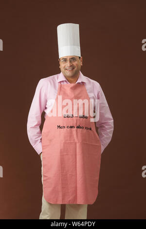 Ritratto di uno chef sorridente Foto Stock
