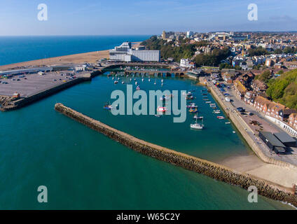 Vista aerea del porto di Folkestone nel Kent Foto Stock