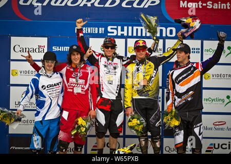 3 Luglio 2011 - MONTE SAINTE ANNE, Canada. UCI MTB World Cup podio: 1. Aaron Gwin, 2. Josh Bryceland, 3. Brook MacDonald, 4. Danny Hart, 5.Cam Cole Foto Stock