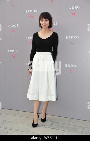 Attrice cinese Yuan Quan partecipa ad un evento promozionale per il marchio nazionale Erdos in Pechino, 28 agosto 2018. Foto Stock