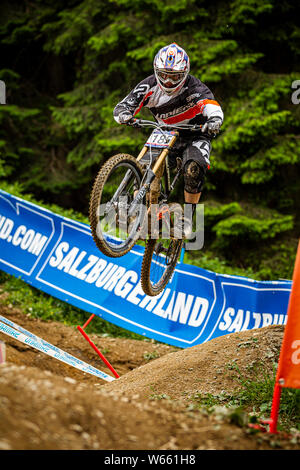 Giugno 10, 2011 - Leogang, Austria. Loic Bruni racing a UCI Mountain Bike Downhill World Cup Foto Stock