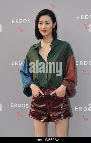 Modello cinese Liu Wen partecipa ad un evento promozionale per il marchio nazionale Erdos in Pechino, 28 agosto 2018. Foto Stock