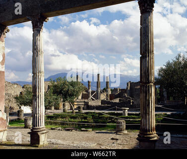 L'Italia. Pompei. Casa del Fauno. Domus pompeiano costruito da Publio Silla (II secolo a.C.). Vista generale di uno dei cortili. La Campania. Foto Stock