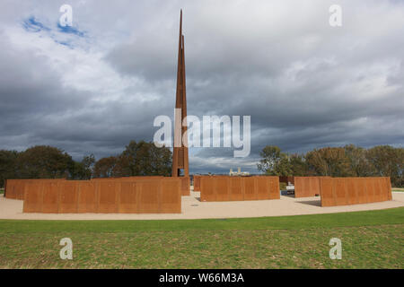 Memorial Spire al bombardiere internazionale di Command Center Lincoln Foto Stock