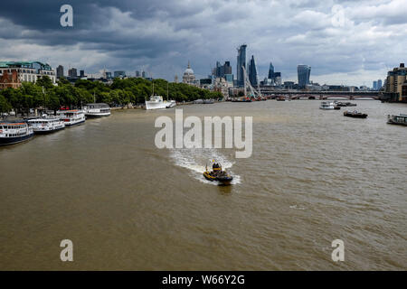 Ponte di Waterloo, Londra, Regno Unito. Il 31 luglio 2019. Nuvole scure su Londra. Credito: Matteo Chattle/Alamy Live News Foto Stock