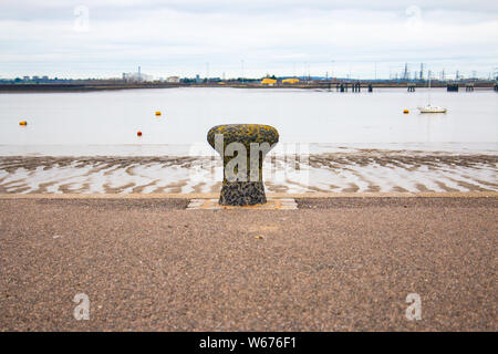 Inquadratura dal Gravesend pier, questo mostra il Tilbury a Göteborg traghetto. Questo è anche un mozzo principale attraverso il Fiume Tamigi per la spedizione. Foto Stock