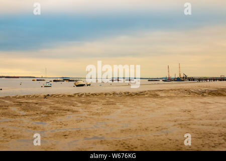 Inquadratura dal Gravesend pier, questo mostra il Tilbury a Göteborg traghetto. Questo è anche un mozzo principale attraverso il Fiume Tamigi per la spedizione. Foto Stock