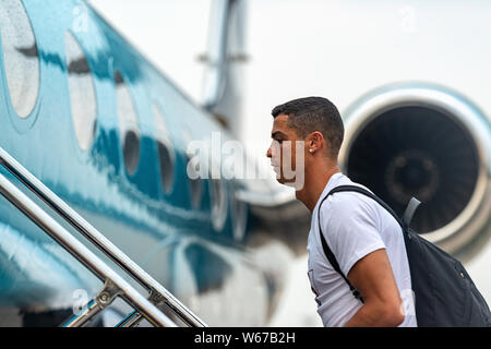 Portoghese giocatore di calcio Cristiano Ronaldo della Juventus FC è raffigurato prima di prendere un aereo privato di lasciare Pechino, 20 luglio 2018. *** Local Foto Stock