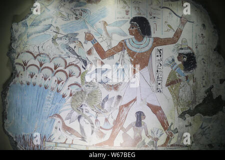 Una riproduzione di un murale dalla tomba cappella di Nebanum, Tebe, Egitto, mostrando Nebamun la caccia degli uccelli nelle paludi intorno al Nilo, dal Briti Foto Stock