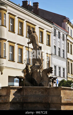 La fontana di Nettuno a piazza inferiore (Dolni namesti) in Olomouc. Moravia. Repubblica ceca Foto Stock