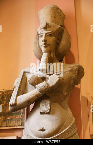 Akhenaten statua nel Museo Egizio, città del Cairo, Egitto Foto Stock