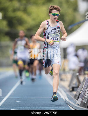 Greensboro, Nord Carolina, Stati Uniti d'America. 29 Luglio, 2019. Reese Vannerson di alta velocità la gioventù via compete nei ragazzi 800 metro eseguire 14 anni eliminatorie durante il 2019 AAU Junior Giochi Olimpici a BB&T Stadium di Greensboro, Nord Carolina. Prentice C. James/CSM/Alamy Live News Foto Stock