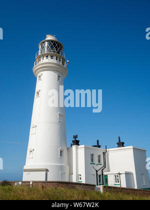 Flamborough Head Lighthouse, un faro attivo si trova a Flamborough, East Riding of Yorkshire. In Inghilterra. Foto Stock