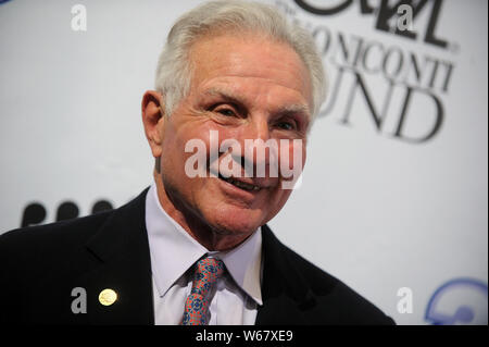 Nick Buoniconti assiste il trentesimo annuale di grande sport Legends cena a beneficiare del Fondo di Buoniconti per curare la paralisi al Waldorf Astoria su ottobre 06, 2015 a New York. Credito: Dennis Van Tine/MediaPunch Foto Stock