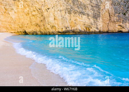 Grecia ZANTE, acque turchesi di perfetta spiaggia di sabbia bianca in greco paradiso delle vacanze Foto Stock