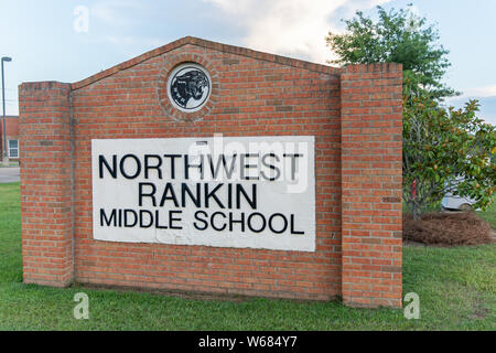 Brandon, MS/ Stati Uniti d'America - 30 Luglio 2019: segno per Northwest Rankin Middle School, in Rankin County School District Foto Stock