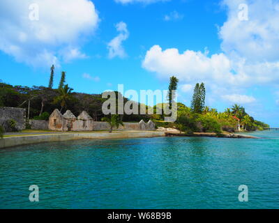 Costa di una piccola South Seas Island Foto Stock