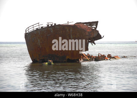 I resti del Loullia sul bordo settentrionale di Gordon Reef nello stretto di Tiran vicino a Sharm el Sheikh, Egitto Foto Stock