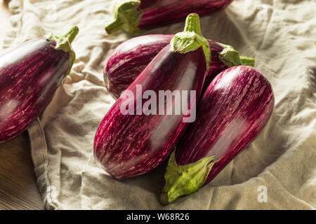 Materie organiche viola melanzane Gaffiti pronto per cucinare Foto Stock