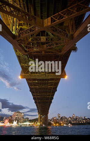 Il Ponte del Porto di Sydney è un patrimonio di acciaio elencati attraverso il ponte di arco attraverso il porto di Sydney che porta rampa, vehicular, Bicicletta e Pedonale t Foto Stock