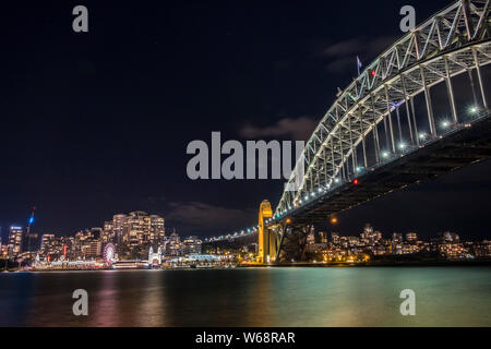 Il Ponte del Porto di Sydney è un patrimonio di acciaio elencati attraverso il ponte di arco attraverso il porto di Sydney che porta rampa, vehicular, Bicicletta e Pedonale t Foto Stock
