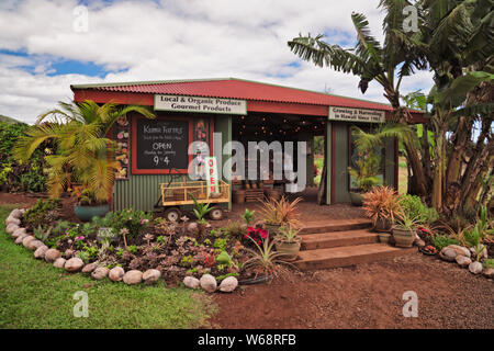 Uno dei molti lato strada mercati che vendono frutta e verdura locale su Hawaii Isola di Maui. Foto Stock